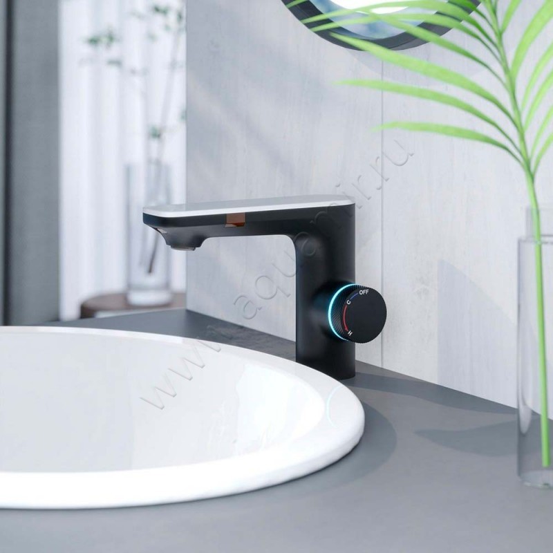 Смеситель для раковины Berges Wasserhaus Morans сенсорный/термостатический, черный матовый 076002 в интерьере