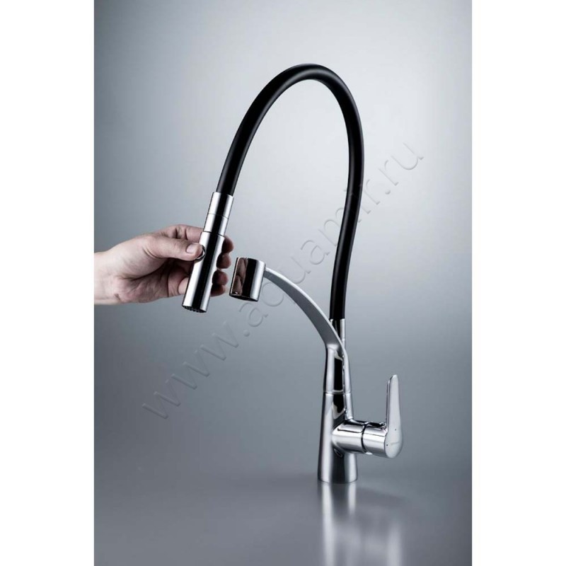 Смеситель для кухни Bravat хром F7420453CP в интерьере