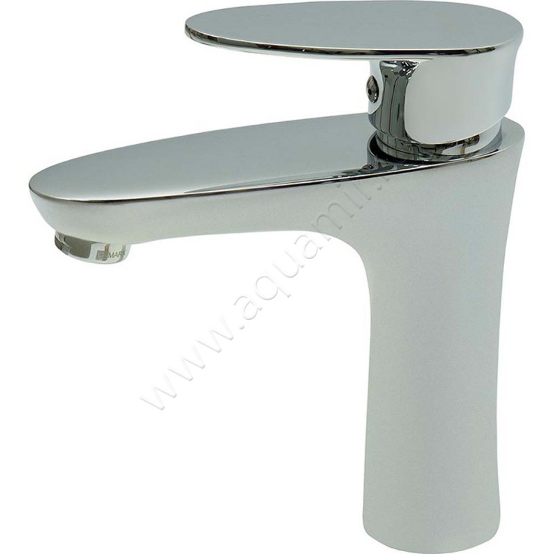 Смеситель для раковины Lemark Nero хром LM0206C в интерьере