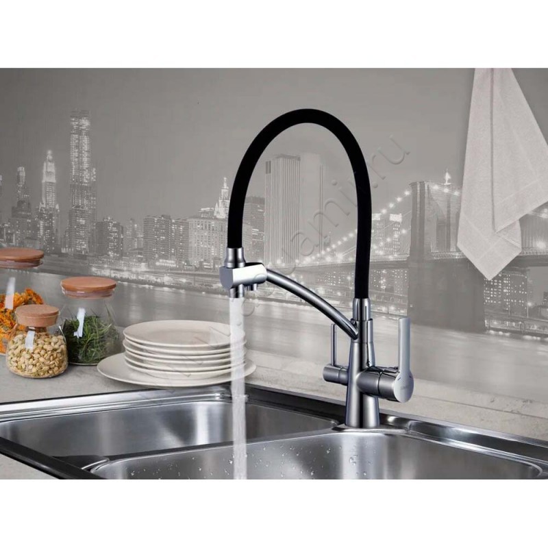 Смеситель для кухни Savol с гибким изливом, сталь/черный матовый SL1805L01 в интерьере