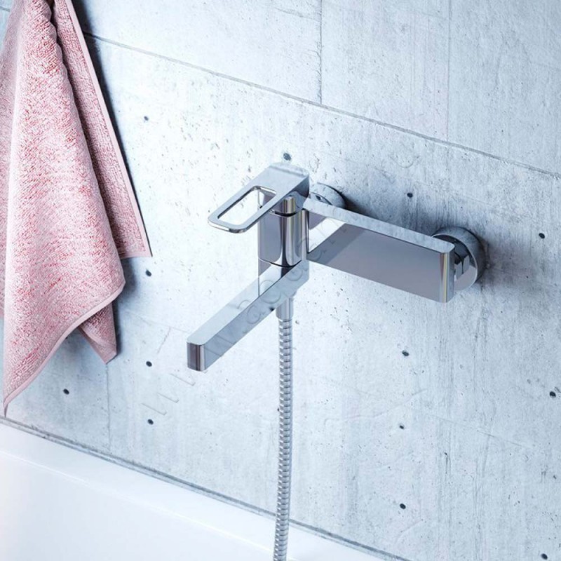 Смеситель для ванны Iddis Slide хром SLISB00I02WA в интерьере