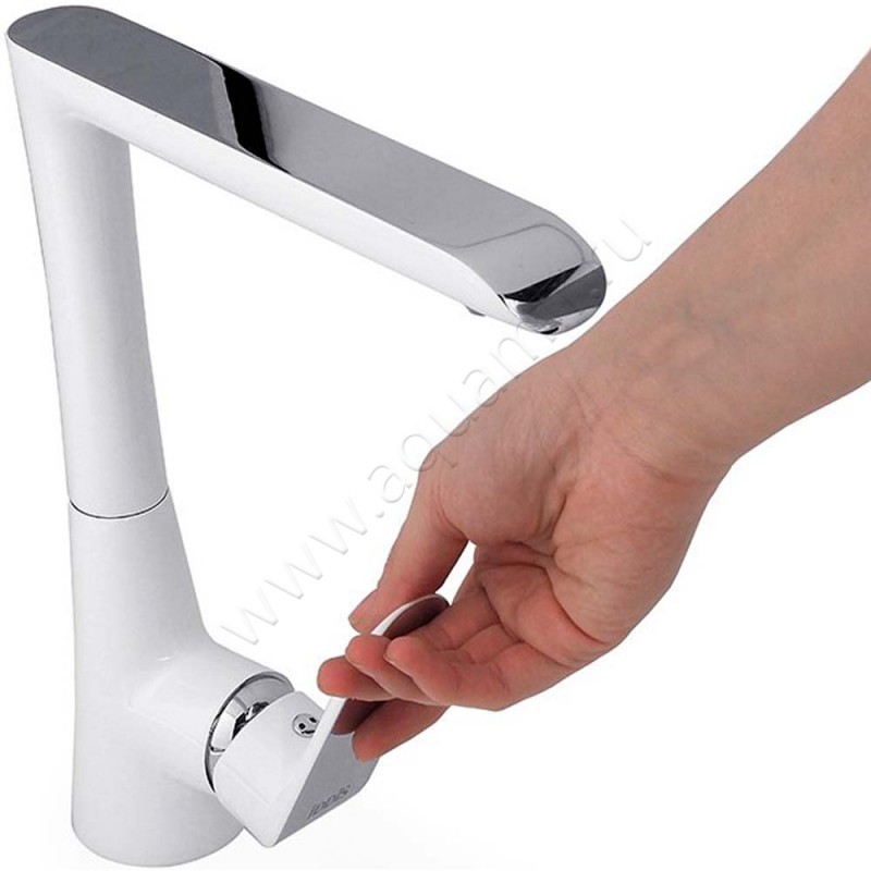 Смеситель для кухни Iddis Calipso CALSBL0I05 в интерьере