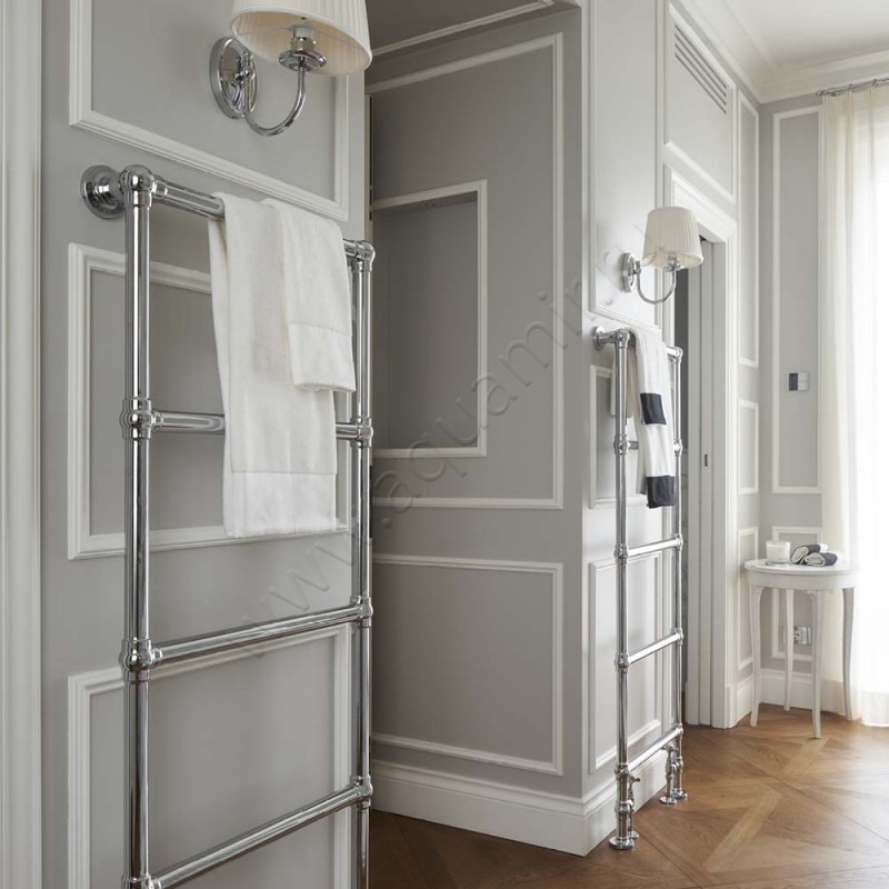 Полотенцесушитель водяной Devon & Devon Baccus 7 никель 2PRB7NK в интерьере