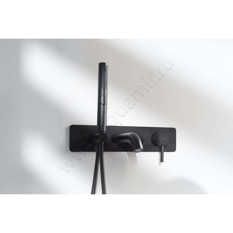Смеситель для ванны Allen Brau Priority с душем, черный матовый 53100631 в интерьере