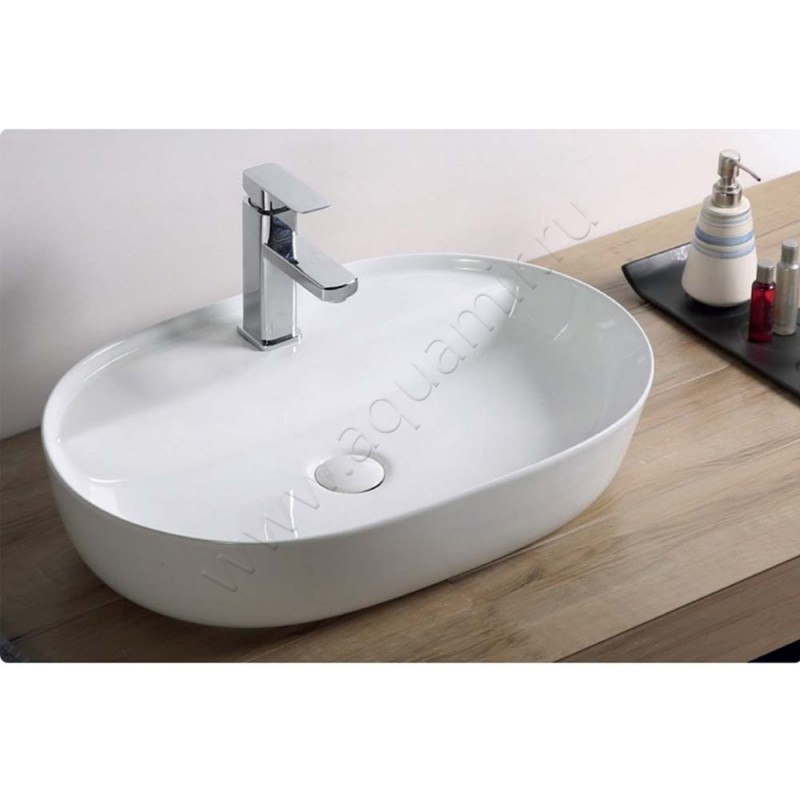 Раковина-чаша накладная с отверстием под смеситель Azario 60 см AZ2203SP в интерьере