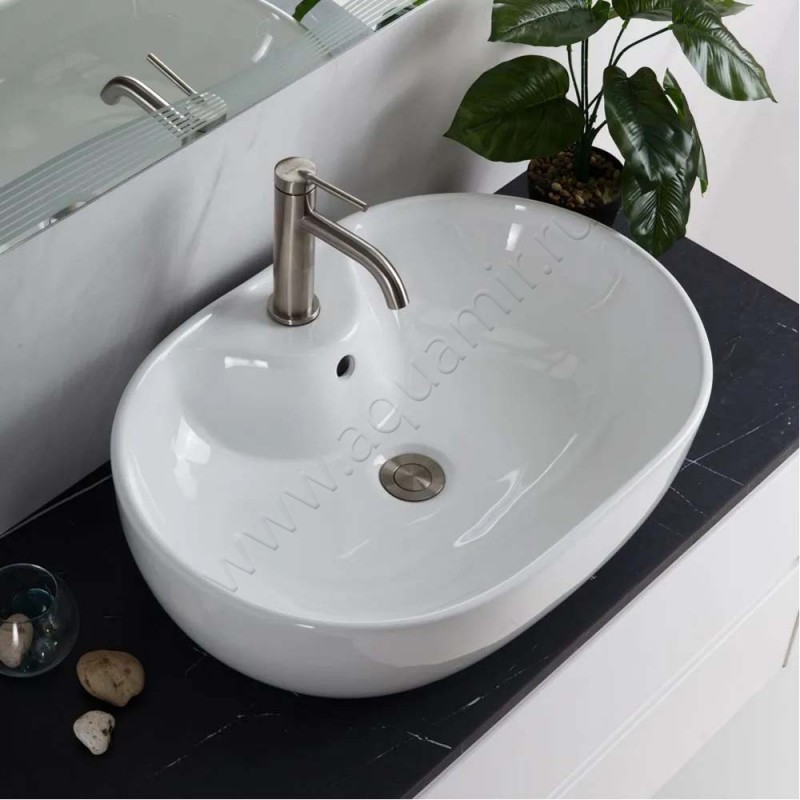 Раковина-чаша накладная с отверстием под смеситель BelBagno BB1151 в интерьере