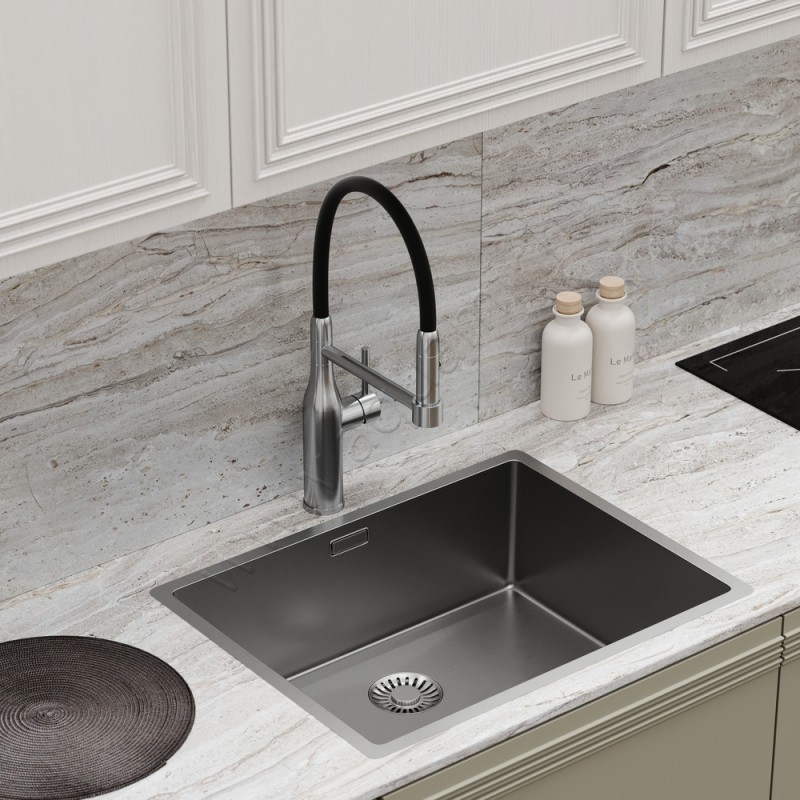 Смеситель для кухни с гибким изливом Sancos Pride с гибким изливом, сталь матовый SC4011BNG в интерьере