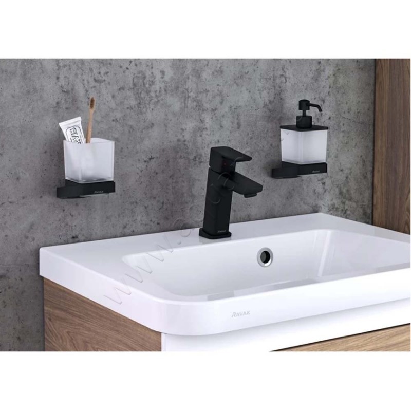 Стакан подвесной Ravak 10 X07P557 в интерьере