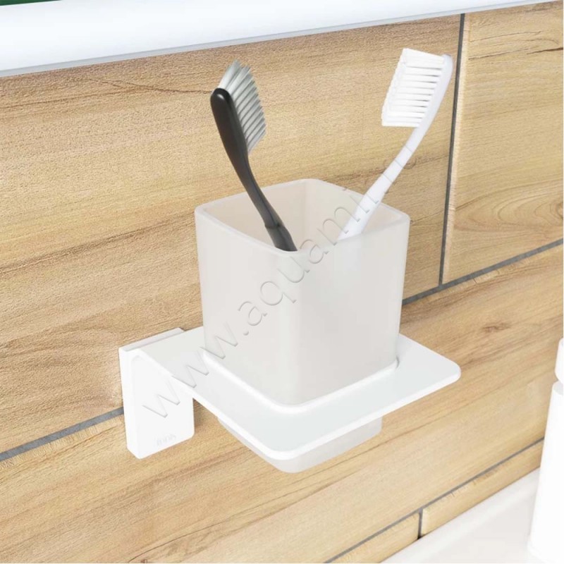 Стакан подвесной Iddis Slide SLIWTG1I45 в интерьере