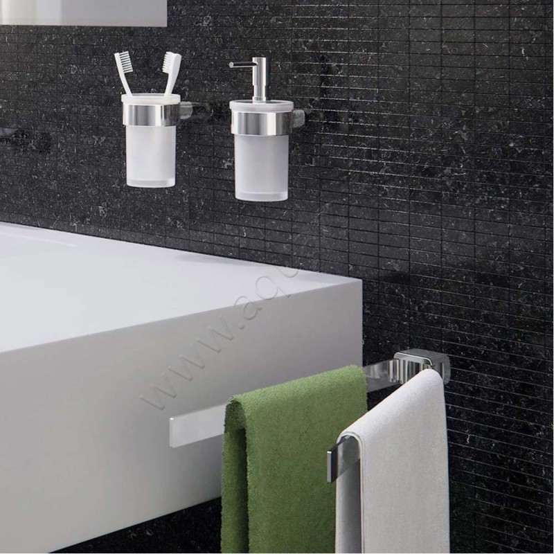 Дозатор Gedy Pirenei хром PI8113 в интерьере