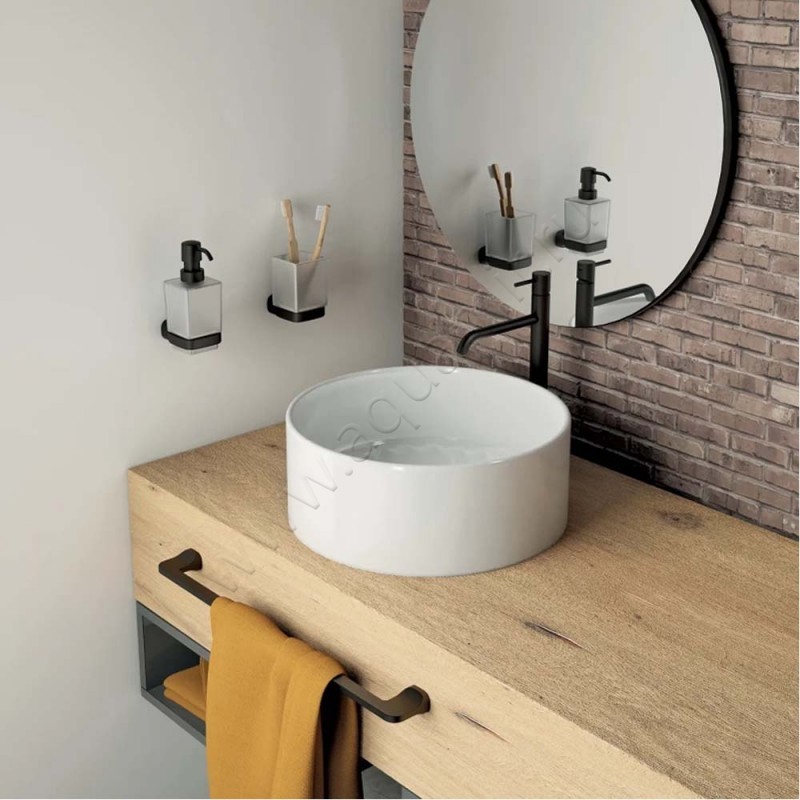 Полотенцедержатель Gedy Stelvio ST213514 в интерьере