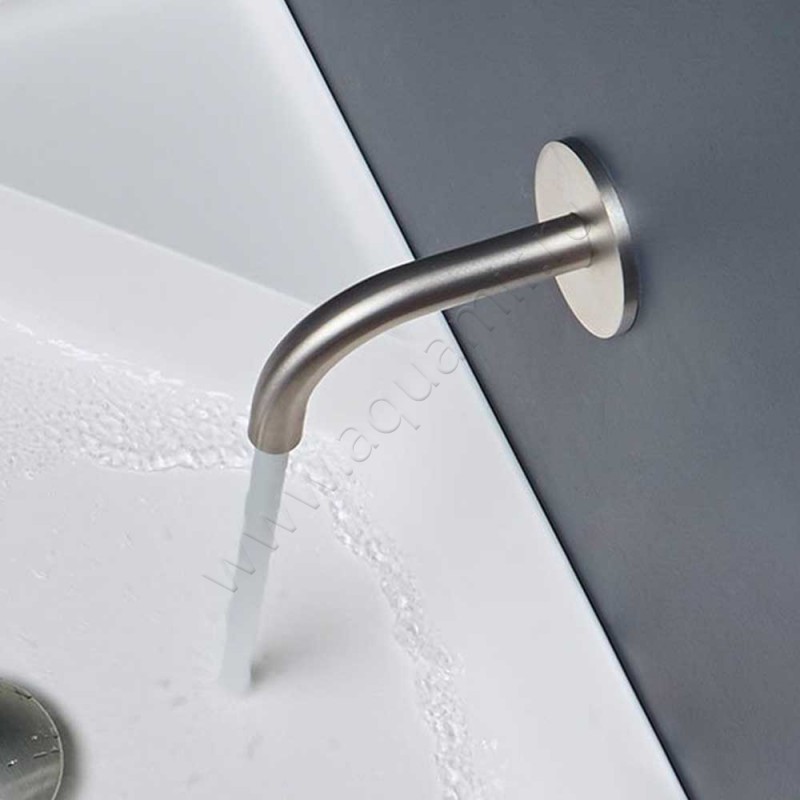 Настенный излив для раковины Antonio Lupi AYATI в цвете матовая сталь AY920SA в интерьере