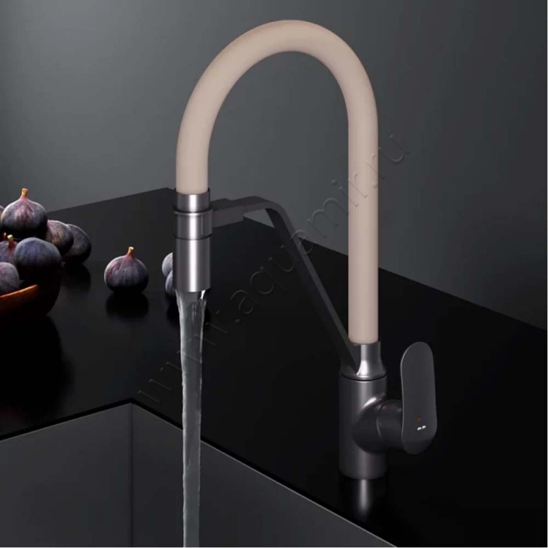 Смеситель для кухни AM.PM Like бежевый/черный матовый F8007826 в интерьере