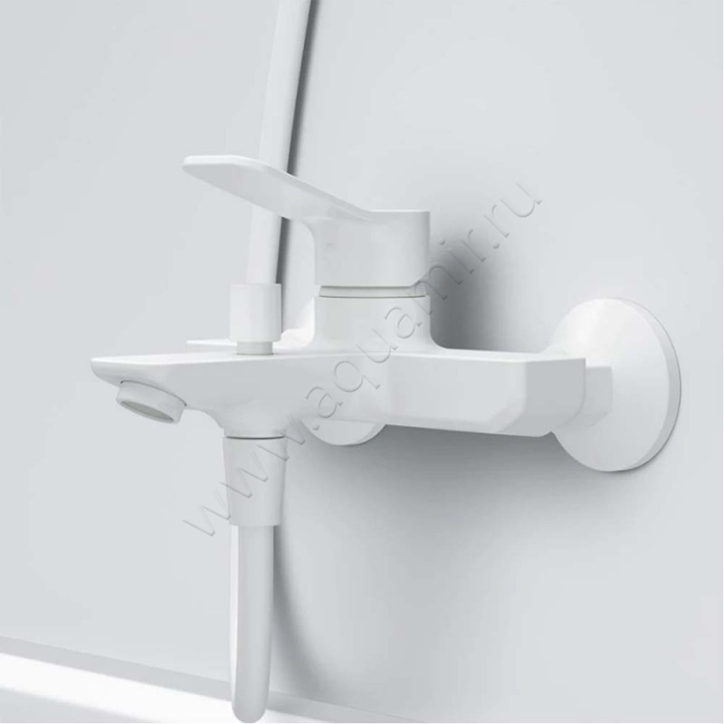 Смеситель для ванны AM.PM X-Joy белый матовый F85A10033 в интерьере