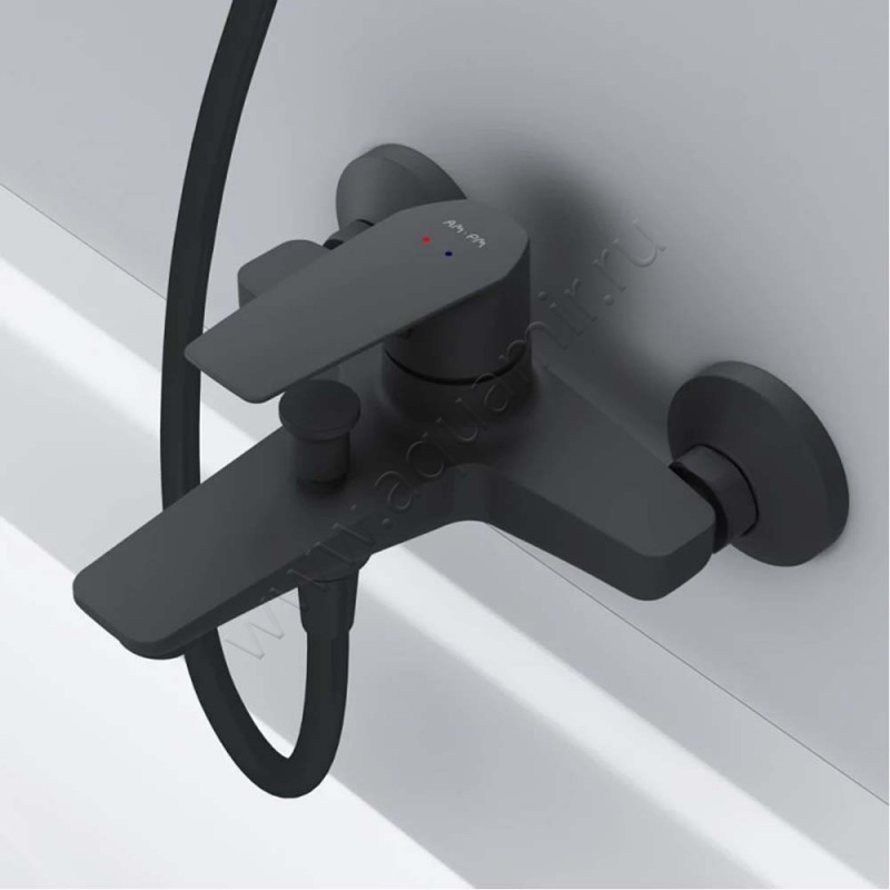 Смеситель для ванны AM.PM Gem черный матовый F90A10022 в интерьере