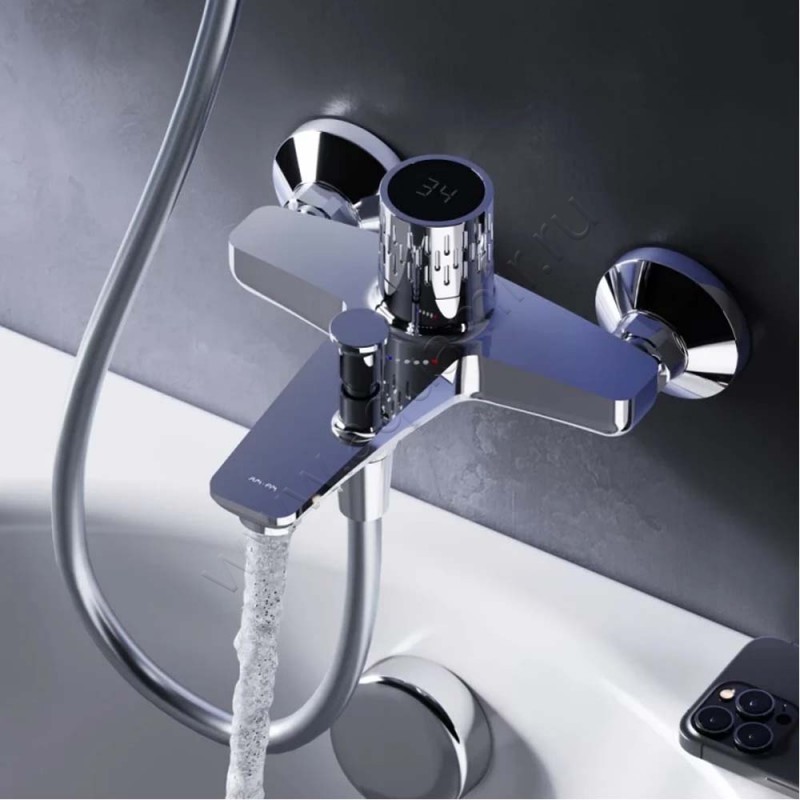 Смеситель для ванны AM.PM Gem хром F90A10400 в интерьере