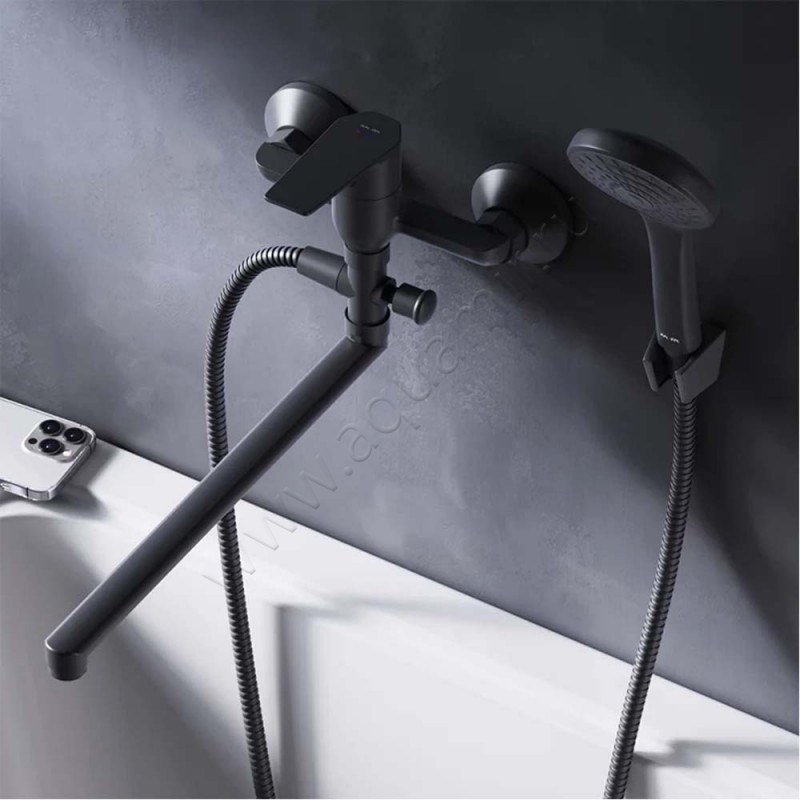 Смеситель для ванны AM.PM Gem с душем, с длинным изливом, черный матовый F90A90122 в интерьере