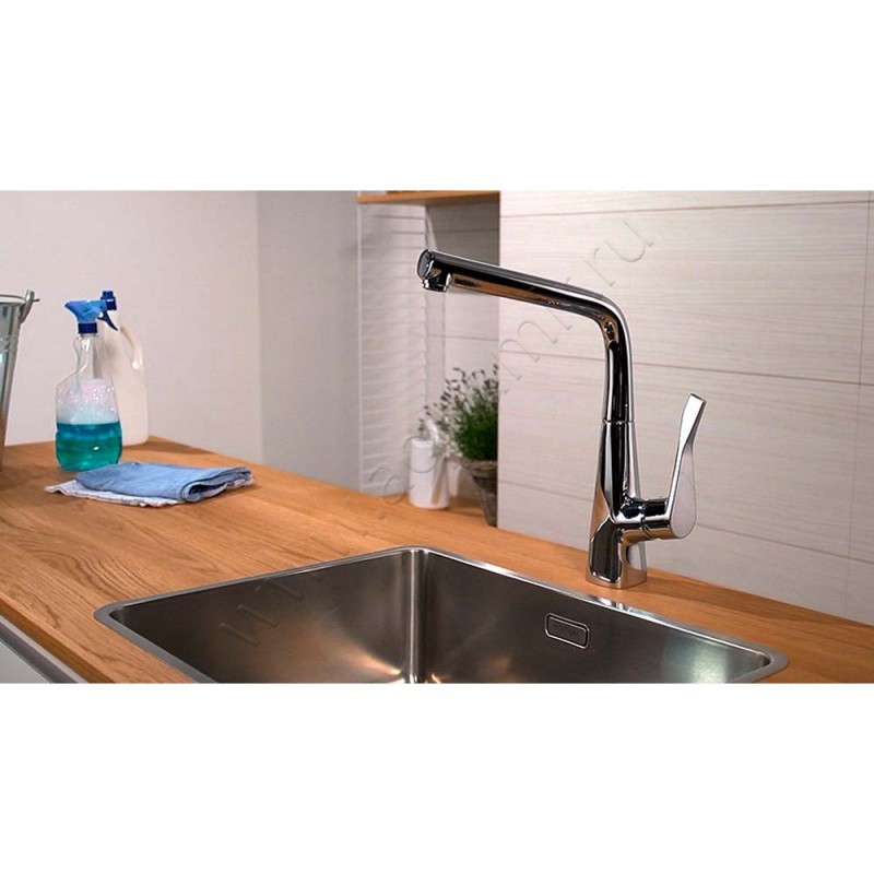 Однорычажный смеситель для кухни Hansgrohe Metris M71 хром 14822000 в интерьере
