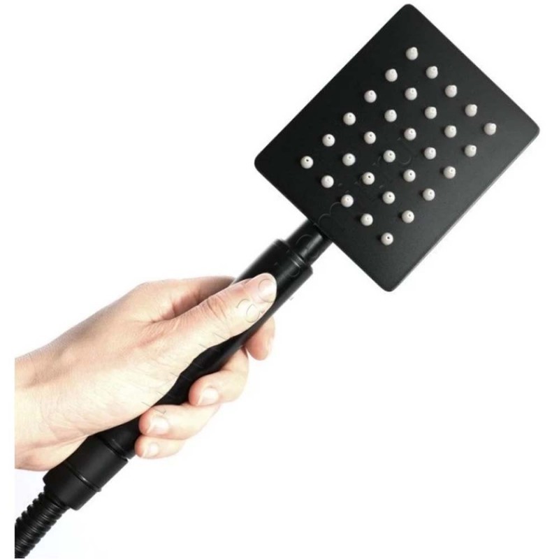 Смеситель для ванны Fashun с душем, черный матовый A530027 в интерьере