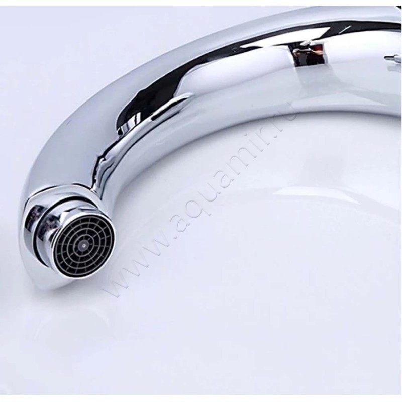 Смеситель для ванны Fashun с душем, хром A1121 в интерьере