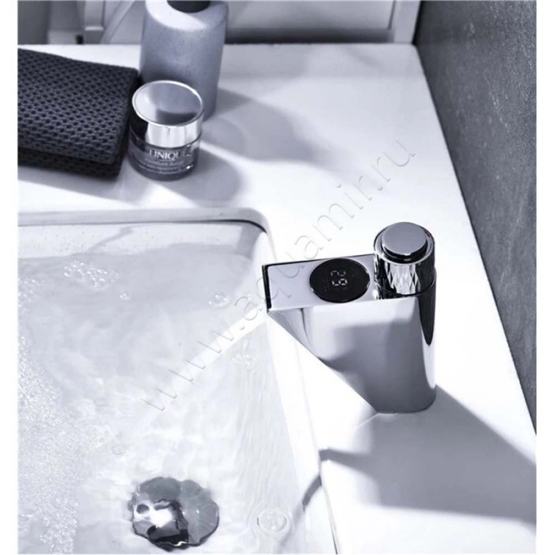 Смеситель для раковины Fashun хром A4020 в интерьере