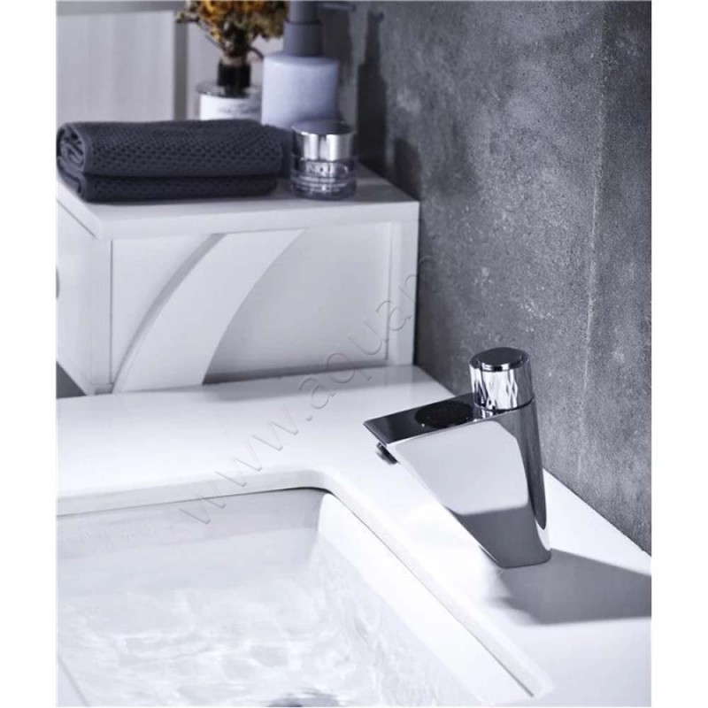 Смеситель для раковины Fashun хром A4020 в интерьере