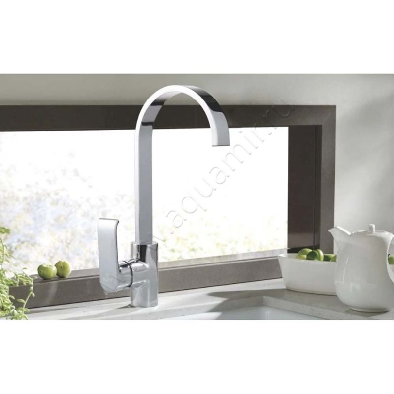 Смеситель для кухни Rose хром R1713 в интерьере