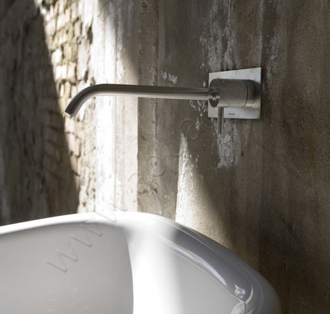 Смеситель для раковины Antonio Lupi AYATI AY200LU в интерьере