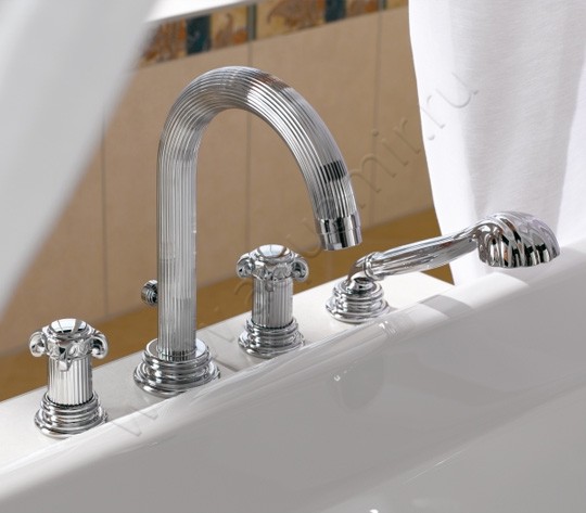 Смеситель для ванны Joerger Aphrodite 60740100000 в интерьере