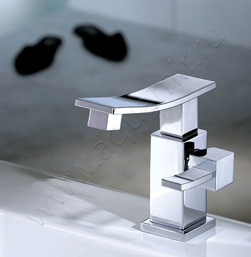 Смеситель для раковины Joerger Empire II 62810334066 в интерьере