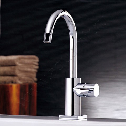 Смеситель для раковины Joerger Charleston Square 63410334000 в интерьере