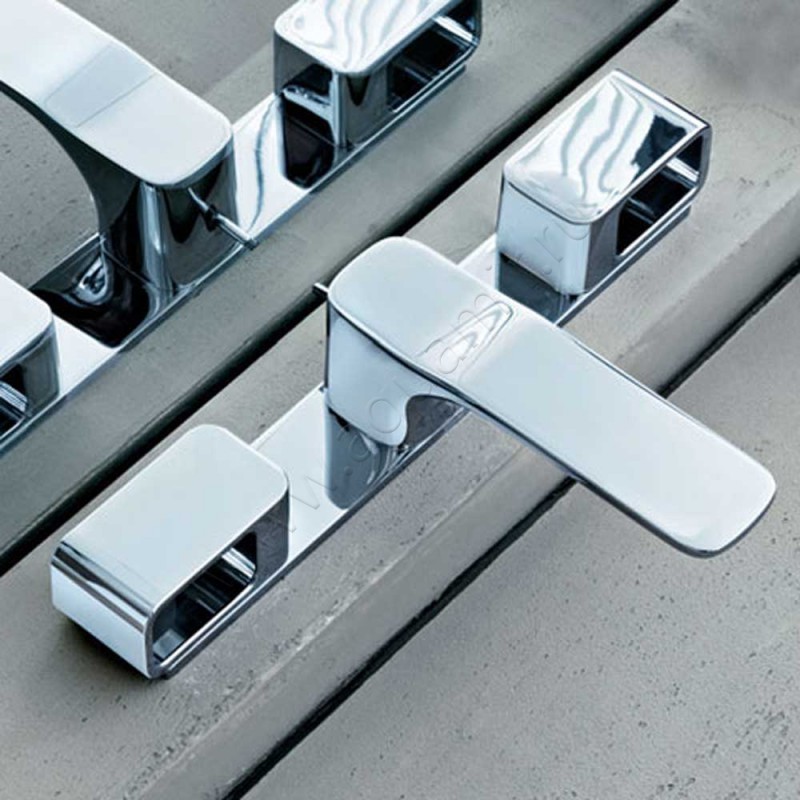 Смеситель для раковины Hansgrohe Axor Urquiola 11040000 в интерьере