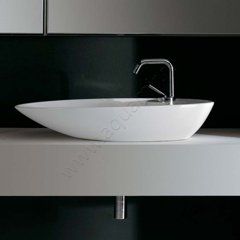 Раковина-чаша накладная с отверстием под смеситель Scarabeo Shape 70 см 8097 в интерьере