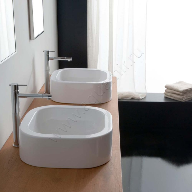 Раковина-чаша накладная Scarabeo Next 40,7 см 8306 в интерьере