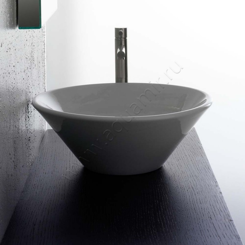Раковина-чаша накладная Scarabeo Cono 42 см 8010 в интерьере