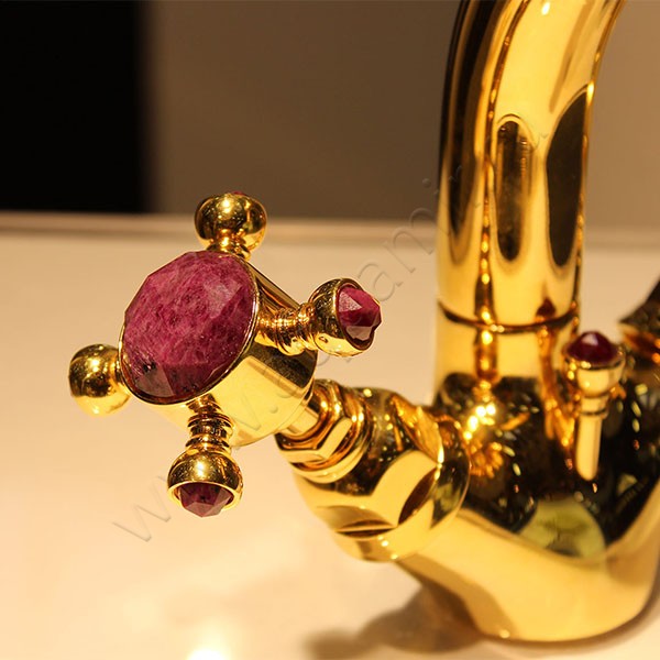 Смеситель для раковины Nicolazzi Le Pietre 2132CR09 в интерьере