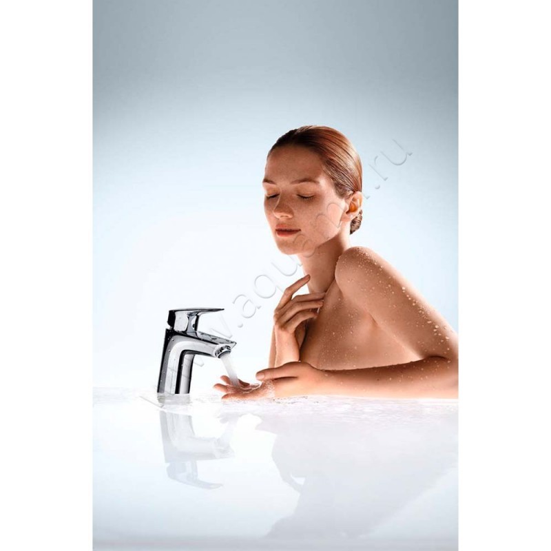 Смеситель для раковины Hansgrohe Logis 71073000 в интерьере