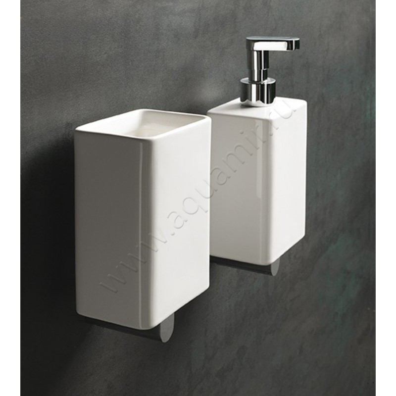 Стакан настенный Stilhaus Living LV1008 в интерьере