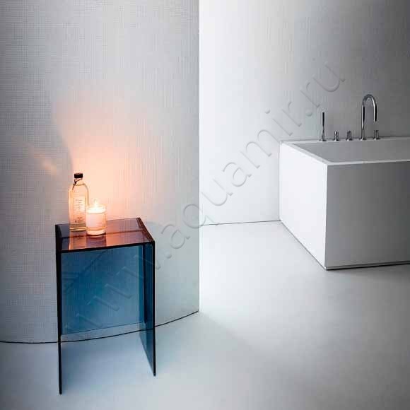 Табурет Kartell by Laufen 3893300830001 в интерьере