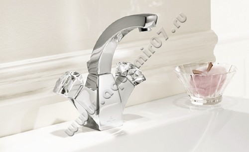 Смеситель для раковины Villeroy & Boch Square exclusive 2251091100 в интерьере