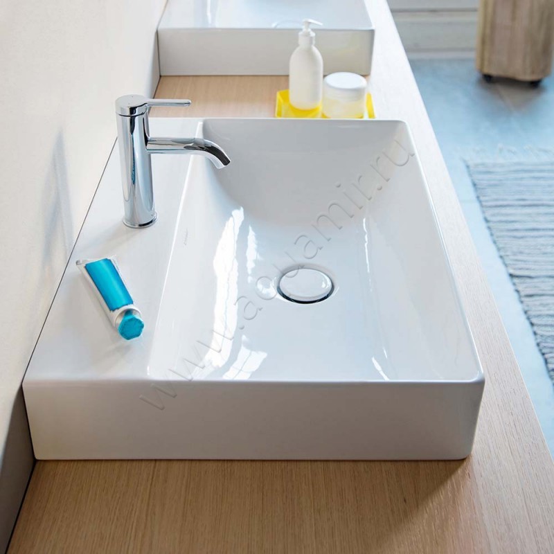 Раковина-чаша накладная с отверстием под смеситель Duravit DuraSquare 60 см 23536000711 в интерьере