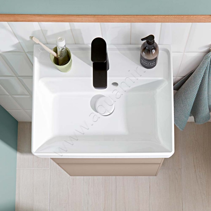 Рукомойник подвесной Villeroy & Boch Collaro 50 см, фарфор, белый глянец/white alpin 43345001 в интерьере