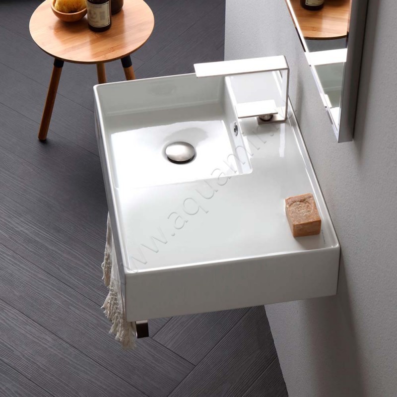 Раковина-чаша накладная с отверстием под смеситель Scarabeo Teorema 2.0 60 см 5114BK в интерьере