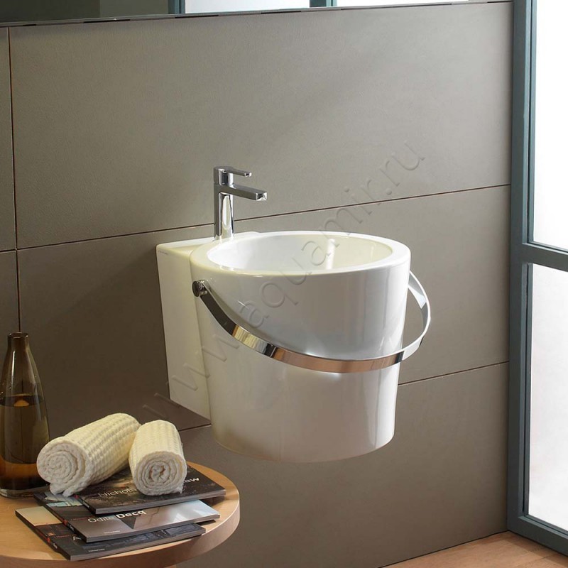 Рукомойник подвесной Scarabeo Bucket 40,5 см 8804 в интерьере