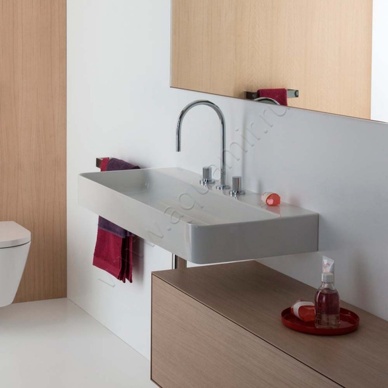 Раковина подвесная Laufen VAL 75 см 8102854001081 в интерьере