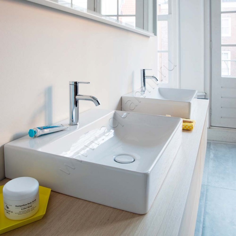 Смеситель для раковины Duravit C.1 C11020002010 в интерьере