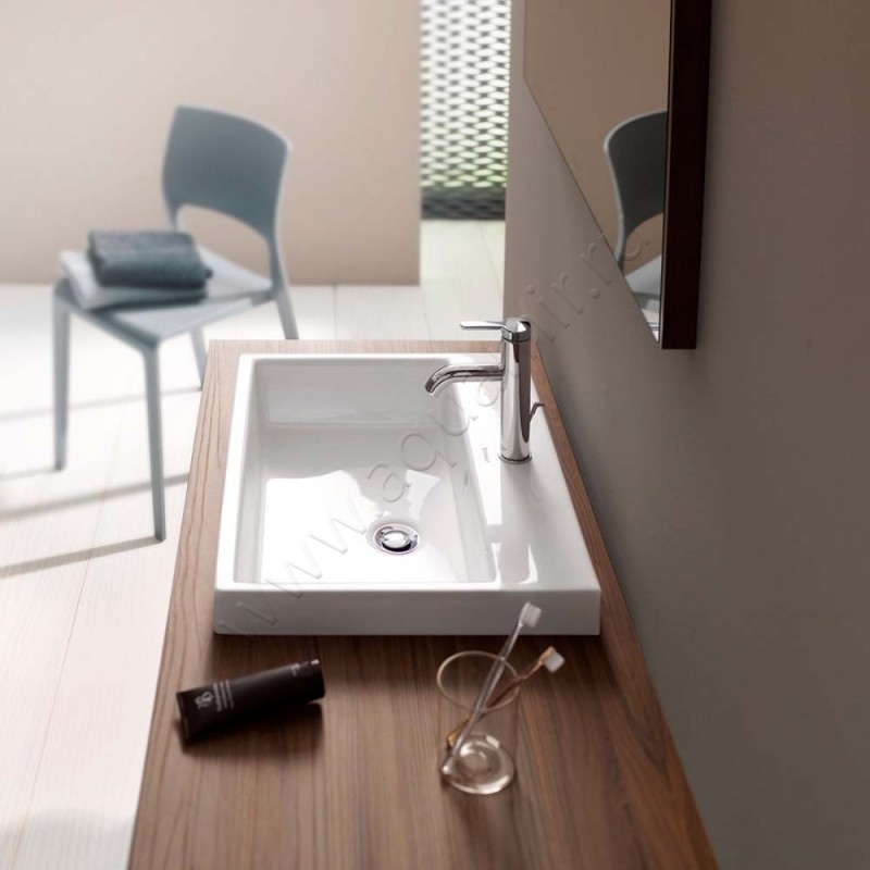 Смеситель для раковины Duravit C.1 C11020001010 в интерьере