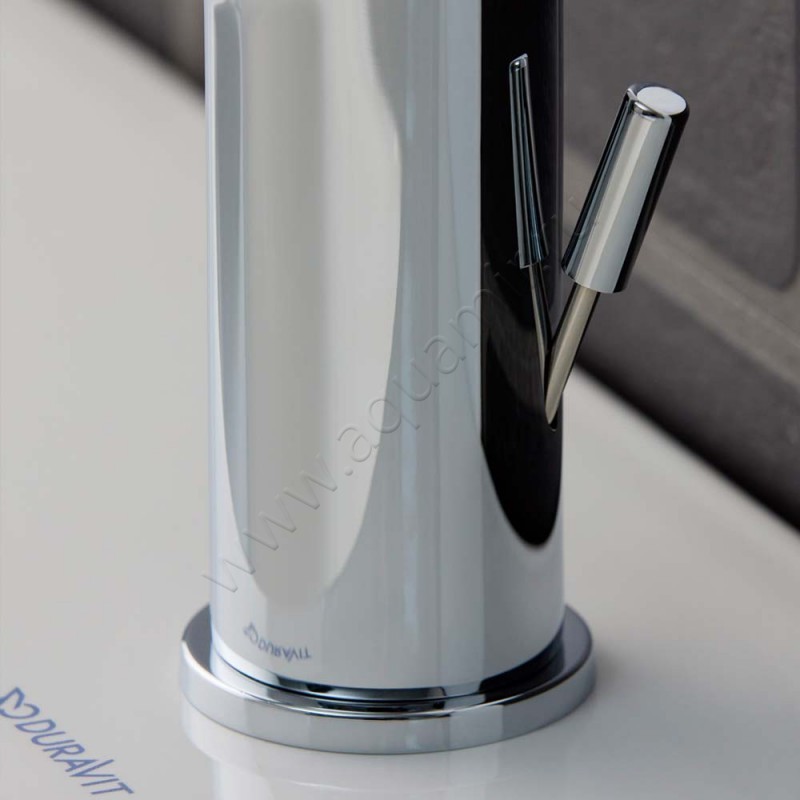 Смеситель для раковины Duravit B.1 B11020001010 в интерьере