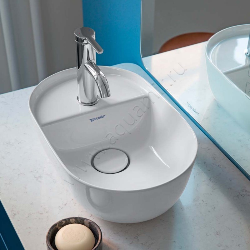 Смеситель для раковины Duravit C.1 C11010002010 в интерьере