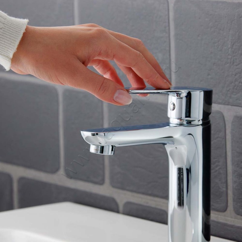 Смеситель для раковины Duravit A.1 A11010002010 в интерьере